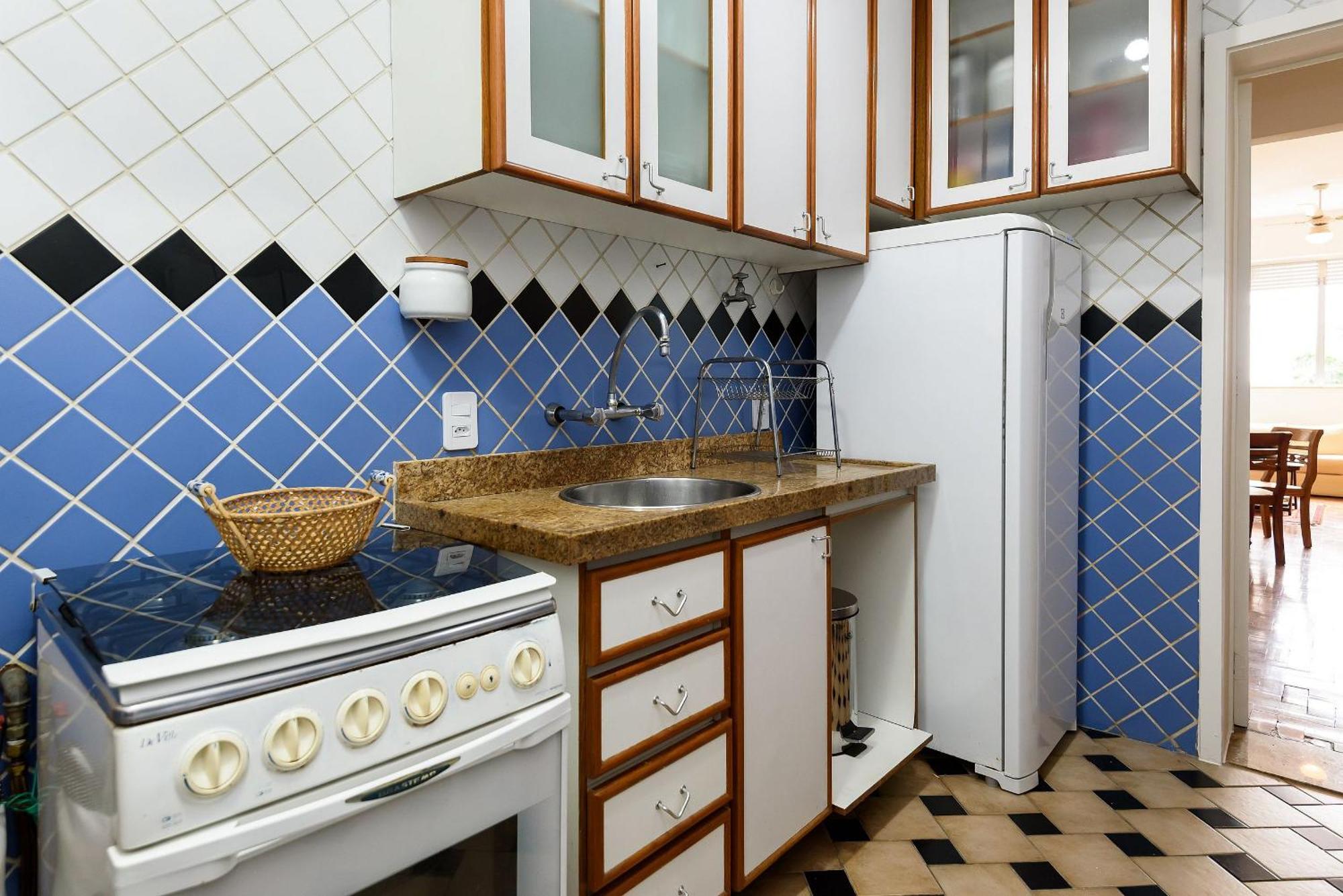2 Quartos Em Copacabana Com Garagem | Bc 473/704 Apartment Rio de Janeiro